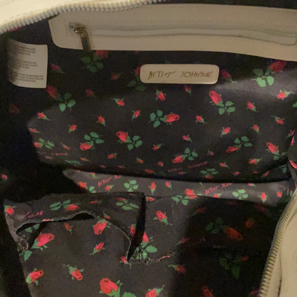 White milkshake Betsey Johnson backpack - Picture 4 of 12